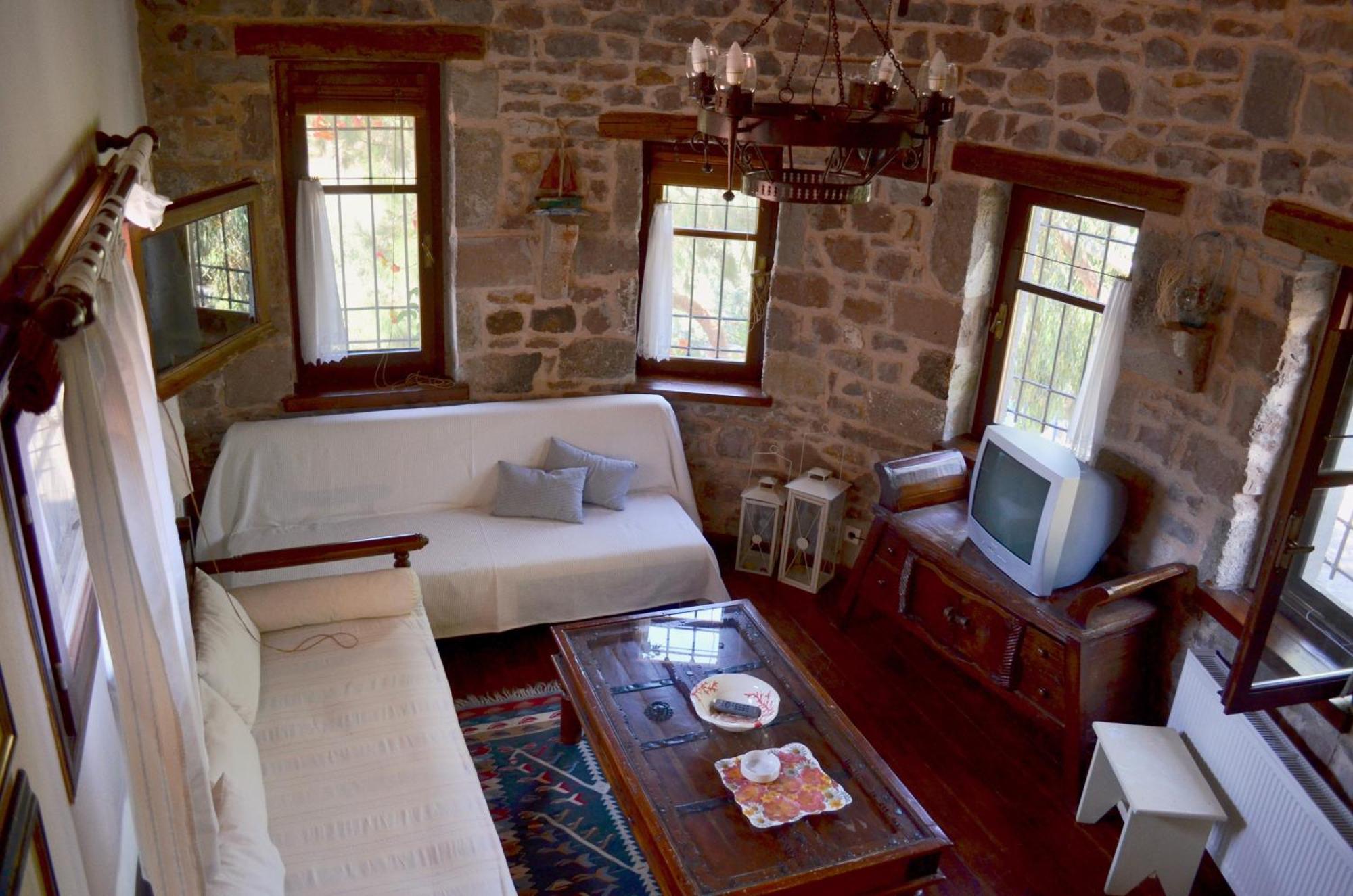 Lesvos Tower House Komninos Sigrion Экстерьер фото